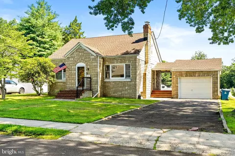 710 N Lafayette Ave, Yardley, PA 19067