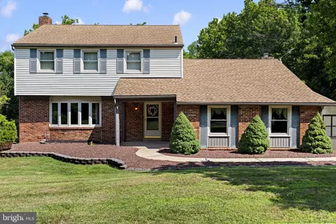 97 Lower Holland Rd, Southampton, PA 18966