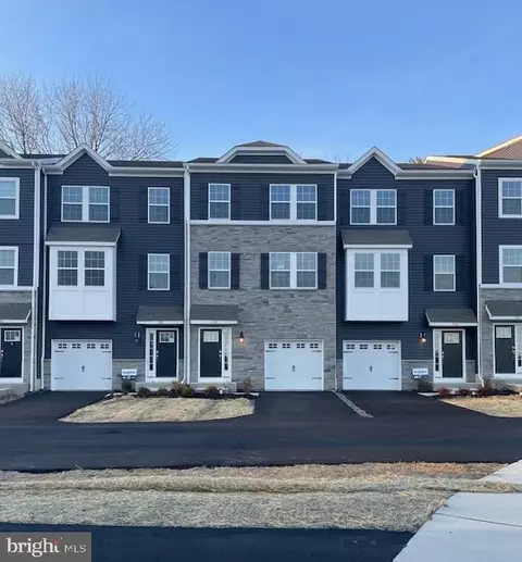 315 Lantern Ct, Sellersville, PA 18960