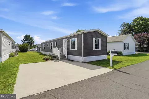 44 Kennedy Dr, Fairless Hills, PA 19030