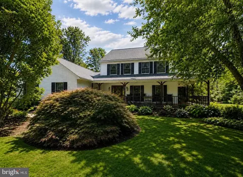 1825 Walnut Ln, Quakertown, PA 18951