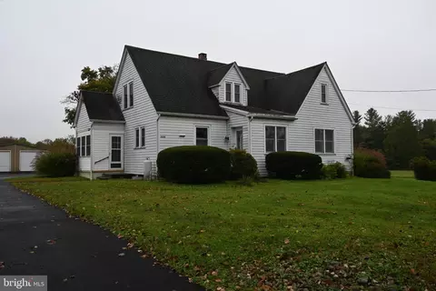 2534 Church Ln, Kintnersville, PA 18930