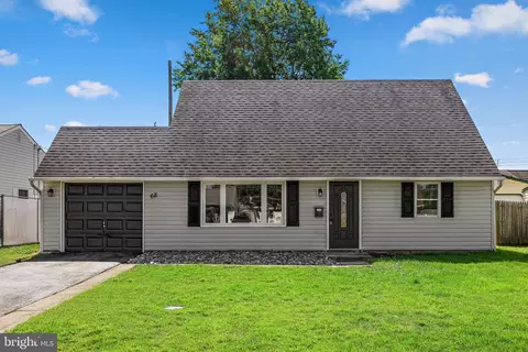 68 Indian Red Rd, Levittown, PA 19057