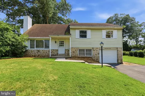 403 Merion Dr, Newtown, PA 18940