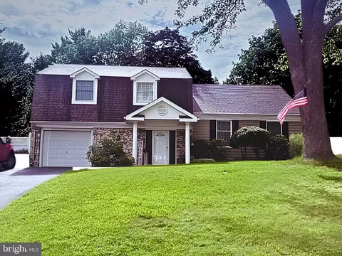 187 Buckshire Dr, Southampton, PA 18966