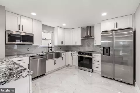 Kitchen - 200 Maple St, Warminster, PA 18974 photo 2 of 3