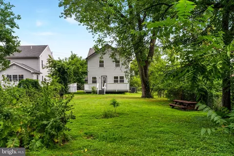 Exterior - 200 Maple St, Warminster, PA 18974 photo 5 of 9