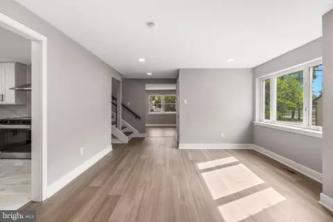 Living - 200 Maple St, Warminster, PA 18974 photo 4 of 5