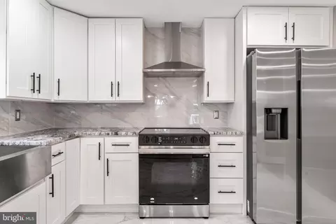 Kitchen - 200 Maple St, Warminster, PA 18974 photo 3 of 3