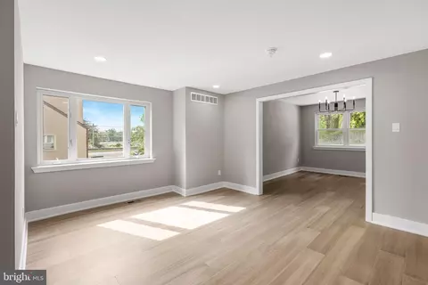 Living - 200 Maple St, Warminster, PA 18974 photo 3 of 5