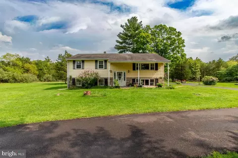 125 E Dark Hollow Road Rd, Pipersville, PA 18947