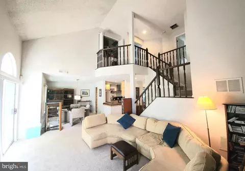 15 Laurel Cir, Newtown, PA 18940