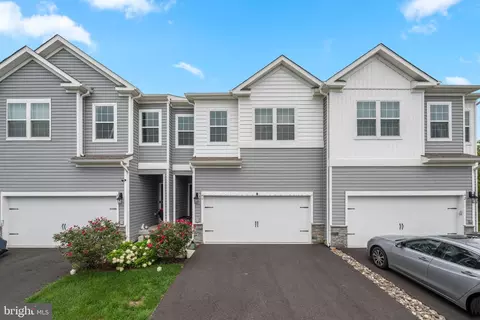 60 Fonthill Ct, Quakertown, PA 18951