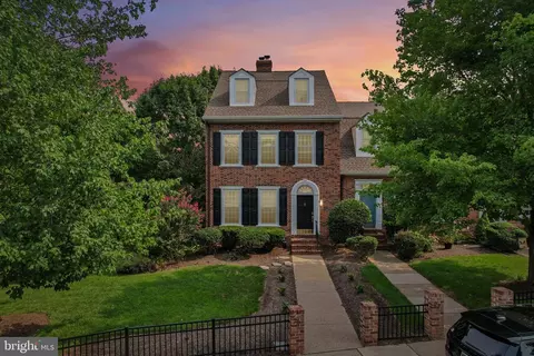 25 Commanders Dr, Washington Crossing, PA 18977