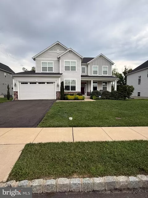 112 Derby Ln, Bensalem, PA 19020
