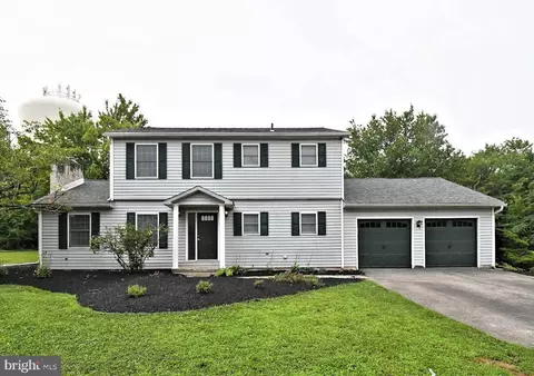 214 Crest Dr, Sellersville, PA 18960
