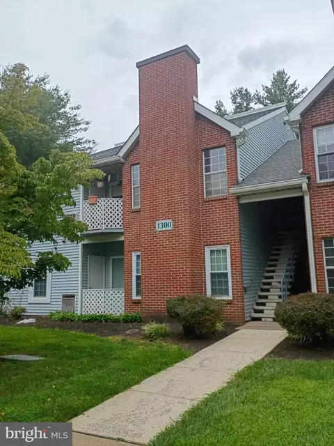 1302 Diamond Dr, Newtown, PA 18940