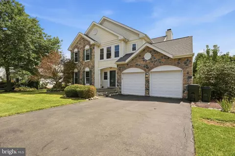 623 Coach Dr, New Hope, PA 18938