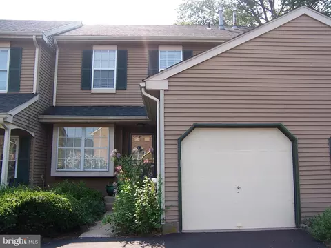 672 Tomlinson Ln, Yardley, PA 19067