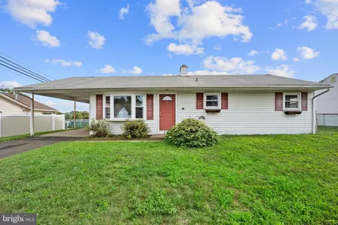 217 Suffolk Rd, Fairless Hills, PA 19030