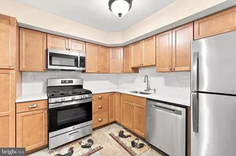 Kitchen - 909 Clover Pl, Warminster, PA 18974 photo 2 of 2