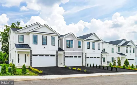 661 Provident Rd, Southampton, PA 18966