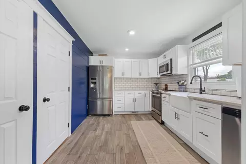 Kitchen - 178 Willow Dr, Warminster, PA 18974 photo 2 of 2