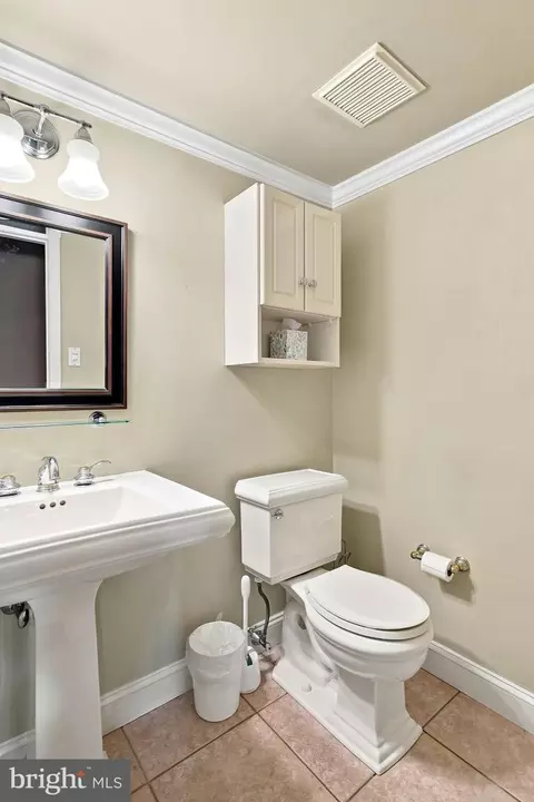 Bath - 1066 Hackney Cir, Warrington, PA 18976 photo 3 of 6