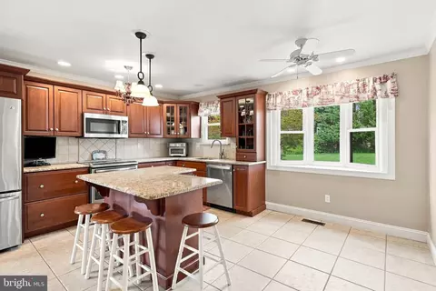 Kitchen - 1066 Hackney Cir, Warrington, PA 18976 photo 5 of 5