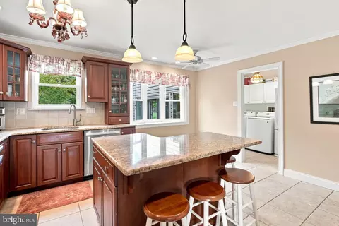 Kitchen - 1066 Hackney Cir, Warrington, PA 18976 photo 4 of 5
