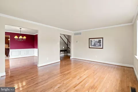 Living - 1066 Hackney Cir, Warrington, PA 18976 photo 3 of 6