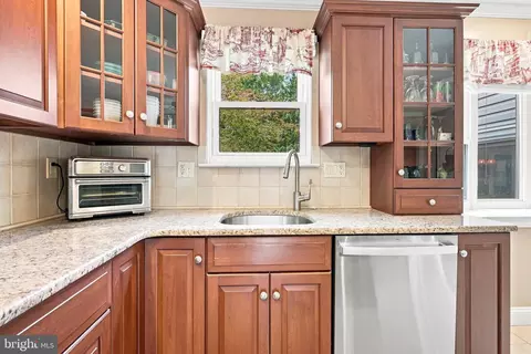 Kitchen - 1066 Hackney Cir, Warrington, PA 18976 photo 3 of 5