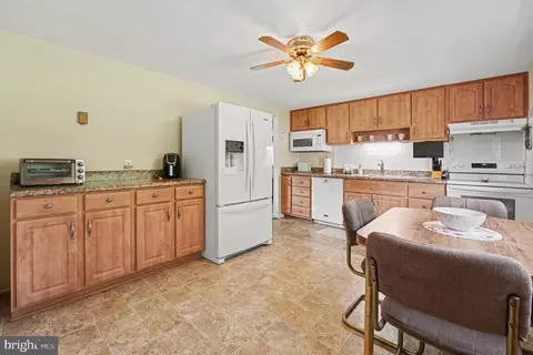 Kitchen - 215 Maple St, Warminster, PA 18974 photo 1 of 1