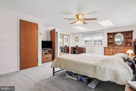 Bedroom - 215 Maple St, Warminster, PA 18974 photo 2 of 8
