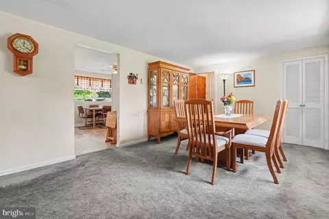 Dining - 215 Maple St, Warminster, PA 18974 photo 2 of 5