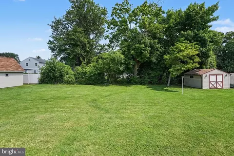 Exterior - 215 Maple St, Warminster, PA 18974 photo 3 of 3