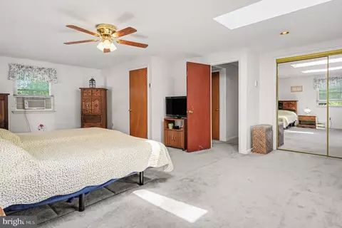 Bedroom - 215 Maple St, Warminster, PA 18974 photo 3 of 8