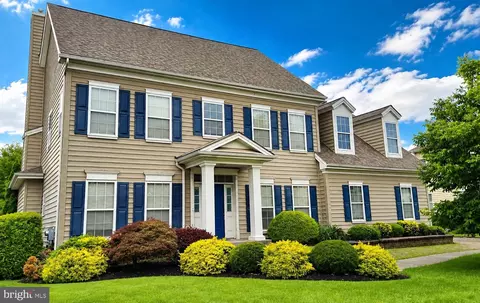 1009 Essex Dr, Bensalem, PA 19020
