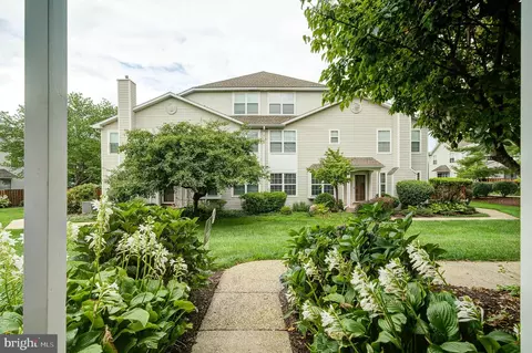 8006 Spruce Mill Dr, Yardley, PA 19067