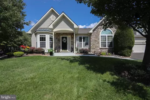 38 Shady Brook Dr #66, Langhorne, PA 19047