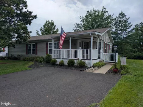 9 Azalea Ct, New Hope, PA 18938