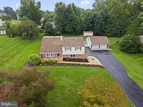 55 Brook Dr, Southampton, PA 18966