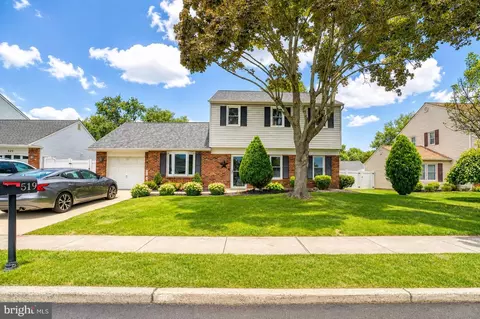 519 S Queen Anne Dr, Fairless Hills, PA 19030
