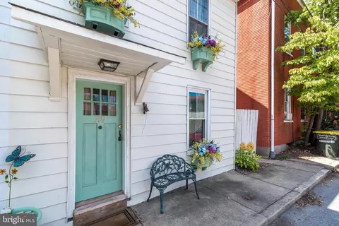 707 Wayside Way, Riegelsville, PA 18077