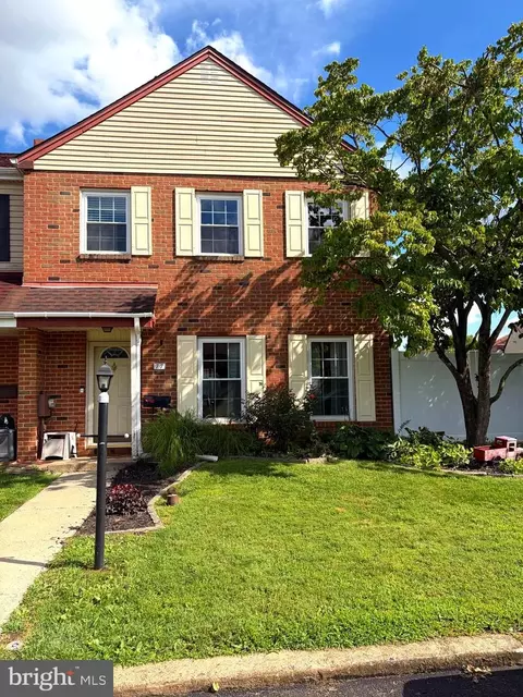 77 Andover Dr, Langhorne, PA 19047