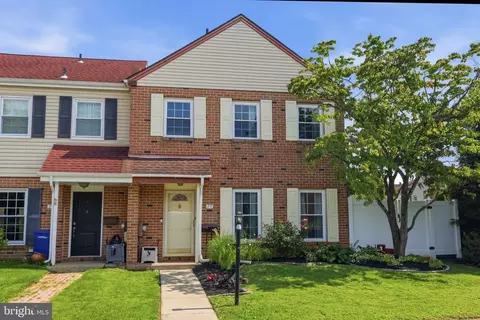 77 Andover Dr, Langhorne, PA 19047