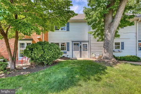 805 Yardley Cmns, Yardley, PA 19067