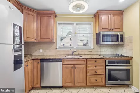 21 Ida Ave, Morrisville, PA 19067