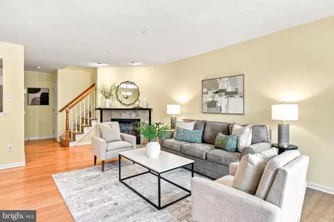 Living - 322 Eagle Ct #206, Jamison, PA 18929 photo 1 of 1