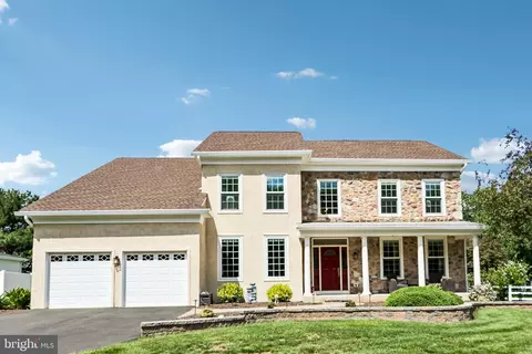 1096 Lily Pond Ln, Yardley, PA 19067